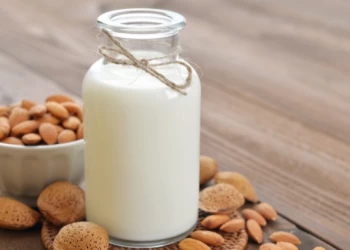 Badem Sütü ve Badem Unu Nasıl Yapılır? Faydaları Nelerdir?